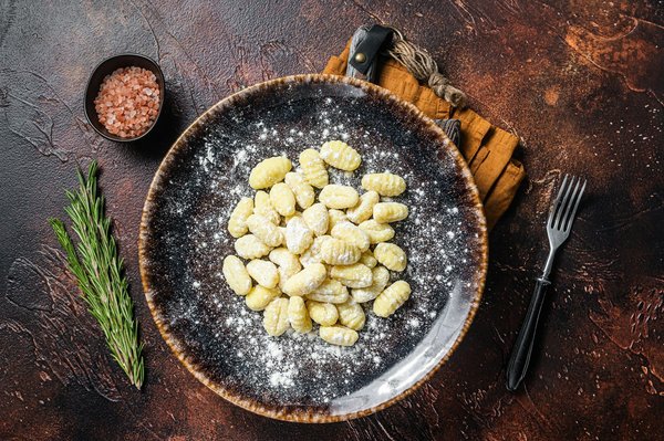 Comment faire des gnocchis de courgette avec une sauce pesto maison ?